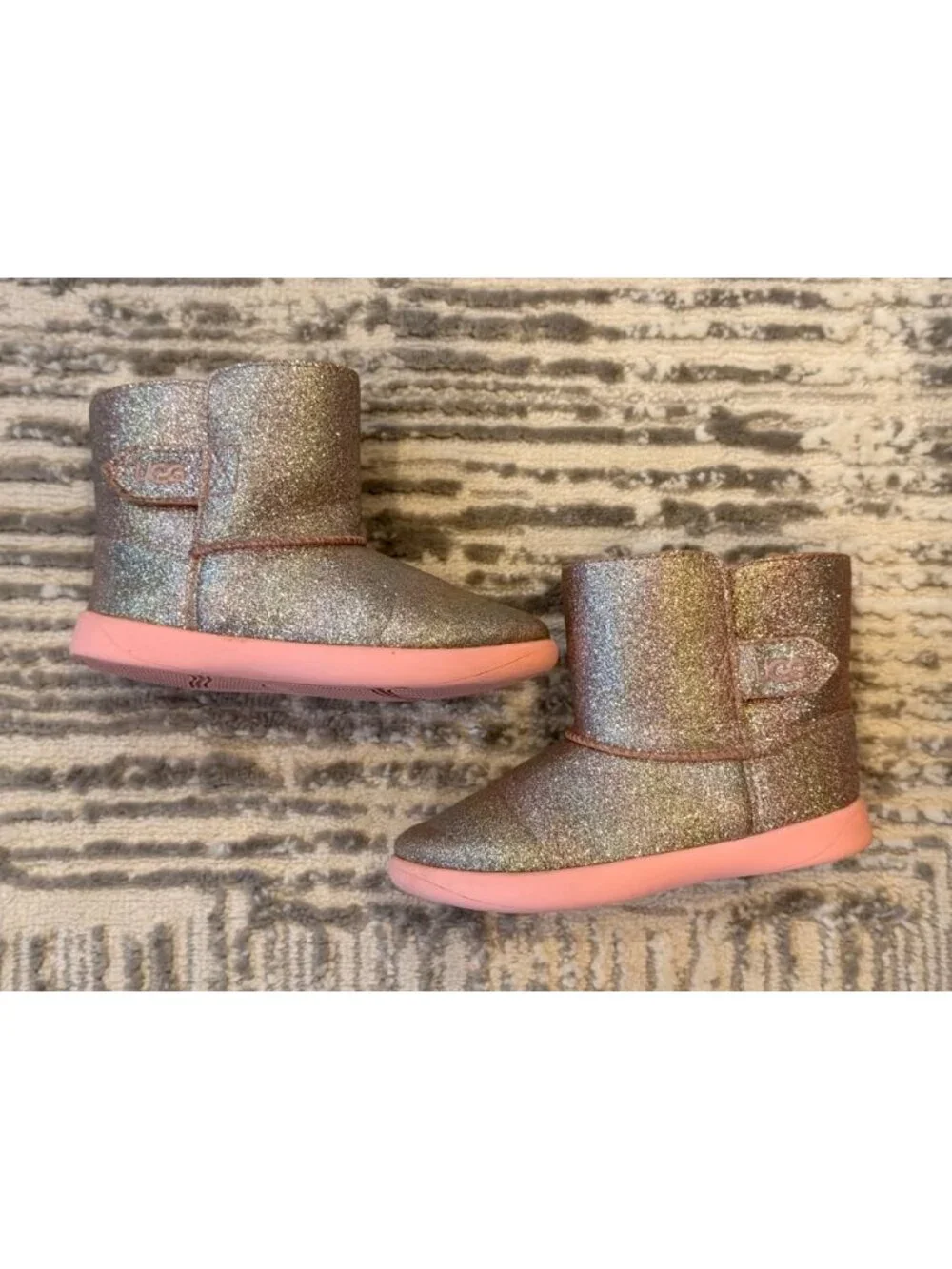 UGG Toddler girls US size 10 Keelan Metallic Glitter Boots 1134892T